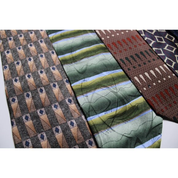 Lot of 6 Mens Neckties Van Heusen J. Garcia Hunting Ham Looney Tunes Mania Retro - Picture 4 of 12